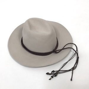 LOVELY BIRD Wool Hat